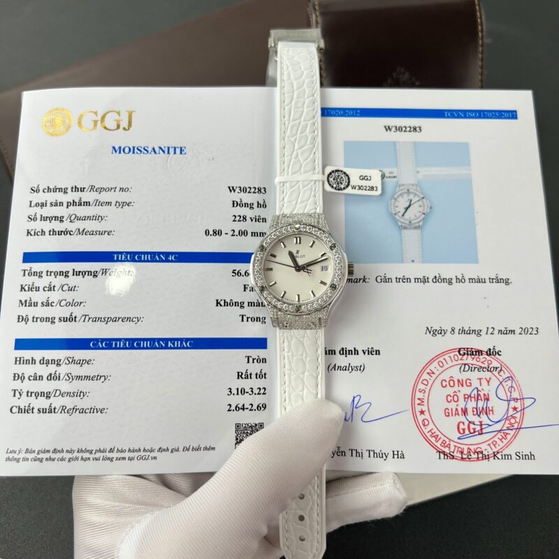 ĐỒNG HỒ HUBLOT CLASSIC FUSION NỮ VỎ ĐÍNH FULL MOISSANITE HONGKONG 33MM
