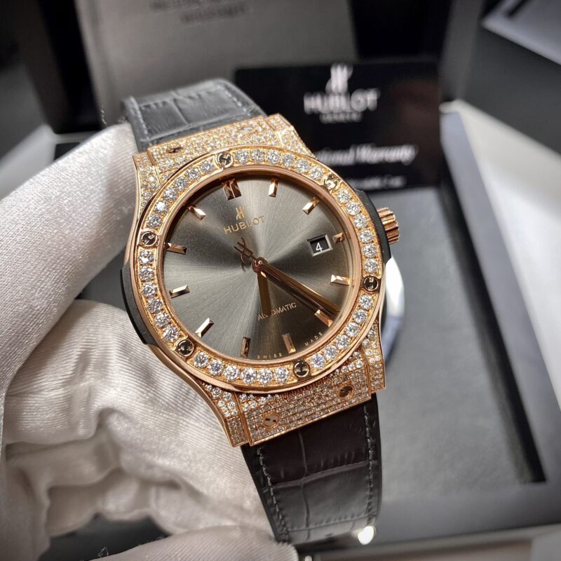 ĐỒNG HỒ HUBLOT CLASSIC FUSION ĐỘ KIM CƯƠNG MOISSANITE MÀU XÁM 38MM