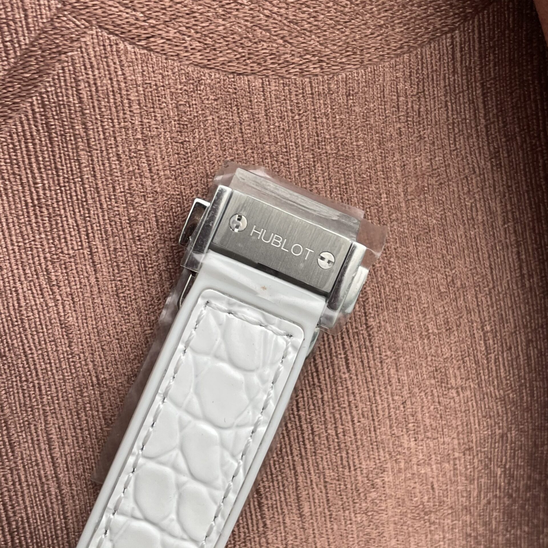 z3762691942419_08703eb41385e542f77e54fd8d77eefc