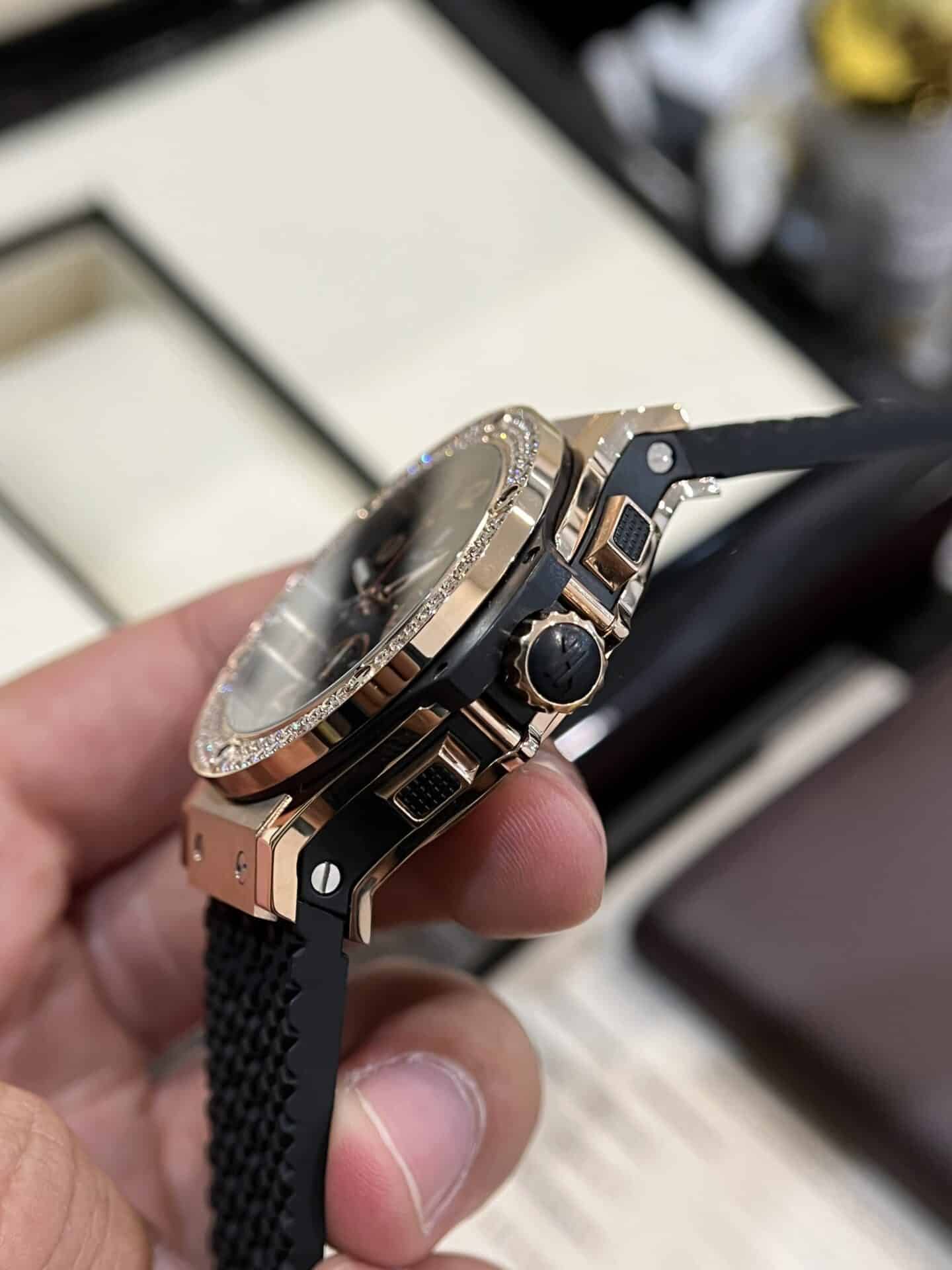 ĐỒNG HỒ HUBLOT BIG BANG CHRONOGRAPH KING GOLD REP 11 MÀU ĐEN 44MM ĐỒNG HỒ HUBLOT BIG BANG CHRONOGRAPH KING GOLD REP 11 MÀU ĐEN 44MM