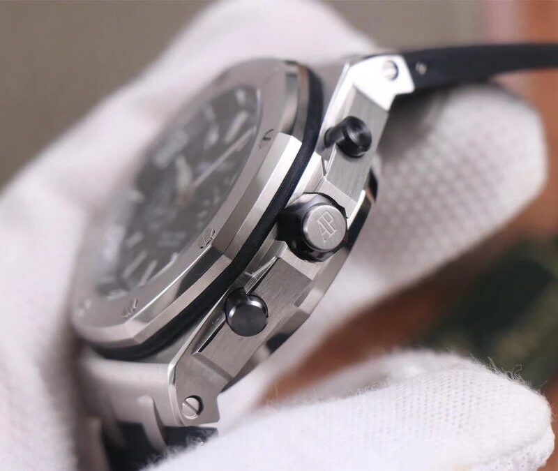ĐỒNG HỒ NAM AUDEMARS PIGUET ROYAL OAK 26703 SUPER FAKE MÀU ĐEN 42MM