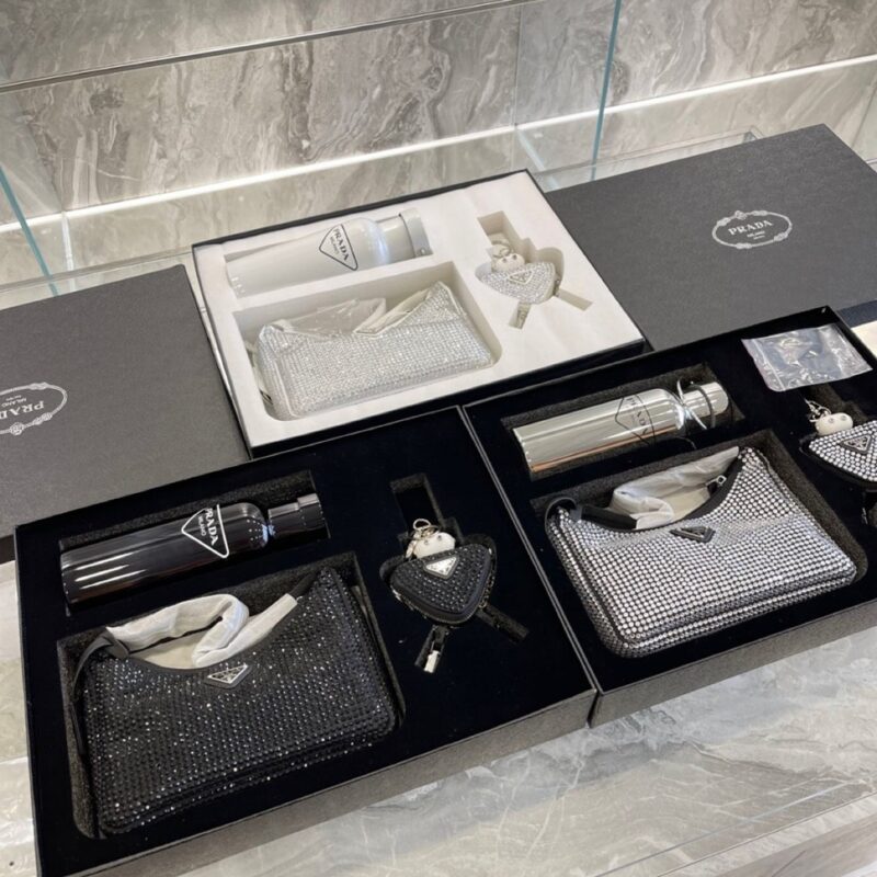 SET QUÀ TẶNG PRADA SATIN 3 CHI TIẾT SIÊU VIP NẠM FULL ĐÁ LẤP LÁNH THỜI TRANG