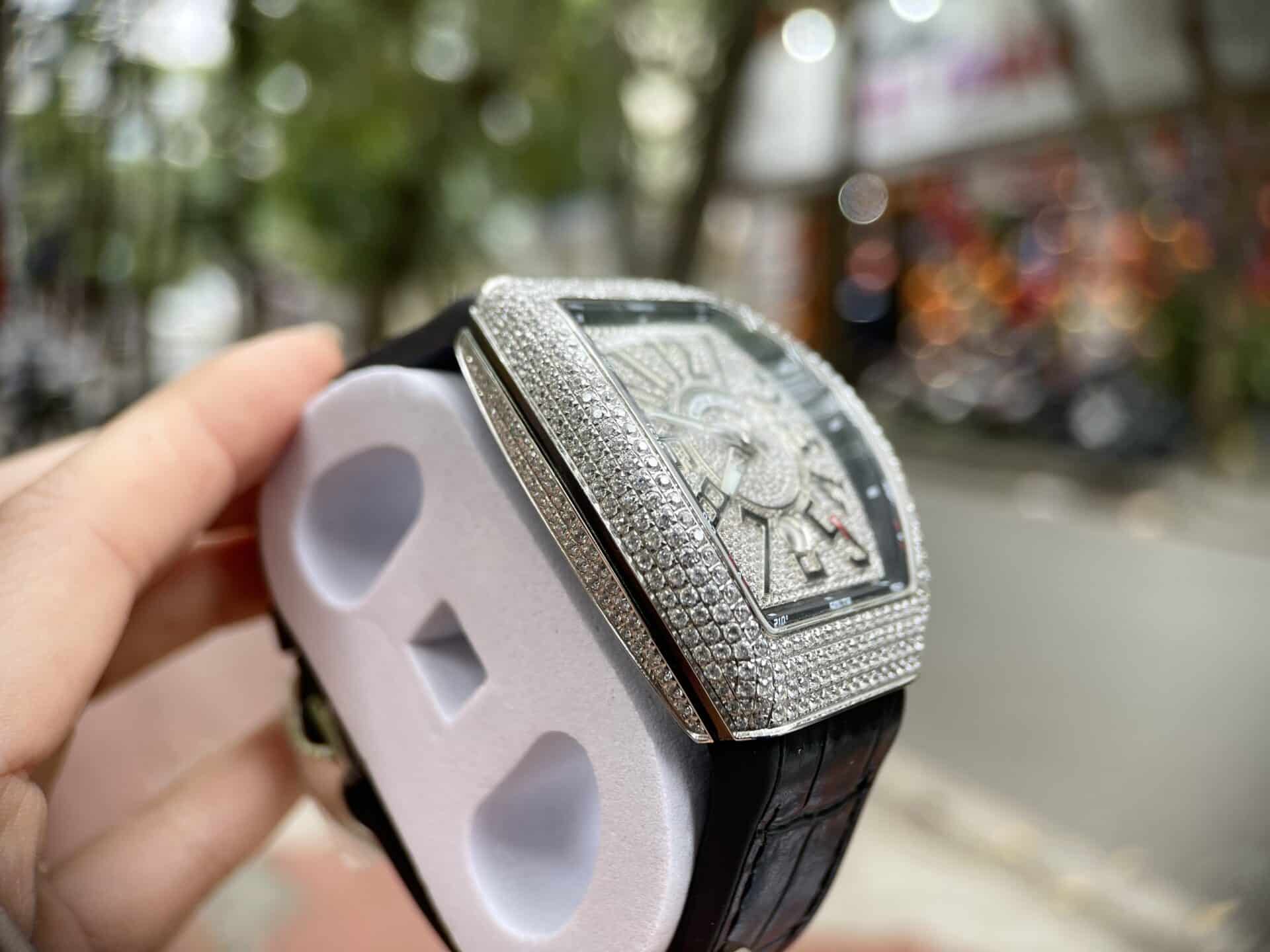 ĐỒNG HỒ FRANCK MULLER V45 ĐÍNH FULL KIM CƯƠNG NHÂN TẠO REPLICA 11 ĐỒNG HỒ FRANCK MULLER V45 ĐÍNH FULL KIM CƯƠNG NHÂN TẠO REPLICA 11