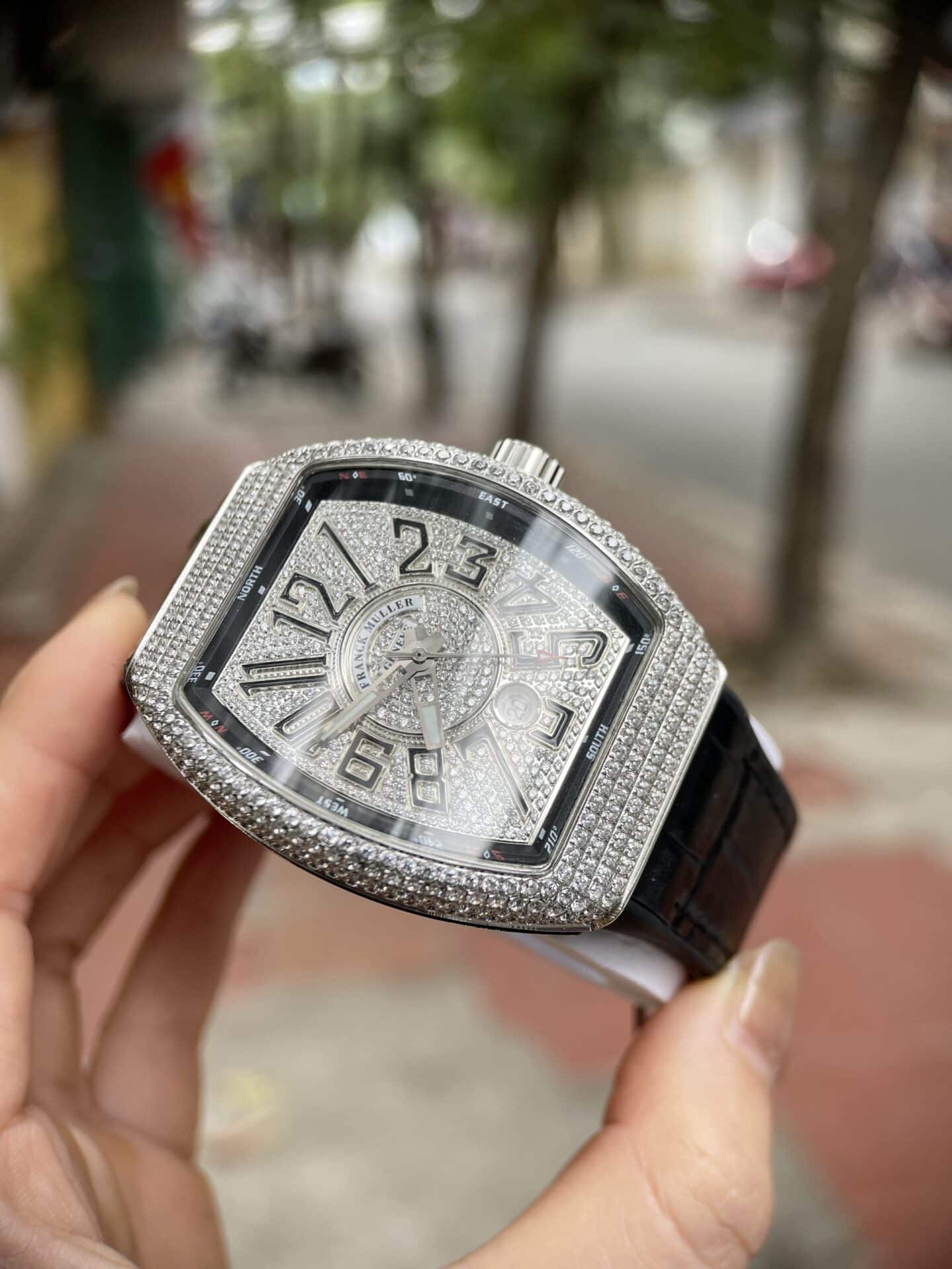 ĐỒNG HỒ FRANCK MULLER V45 ĐÍNH FULL KIM CƯƠNG NHÂN TẠO REPLICA 11 ĐỒNG HỒ FRANCK MULLER V45 ĐÍNH FULL KIM CƯƠNG NHÂN TẠO REPLICA 11