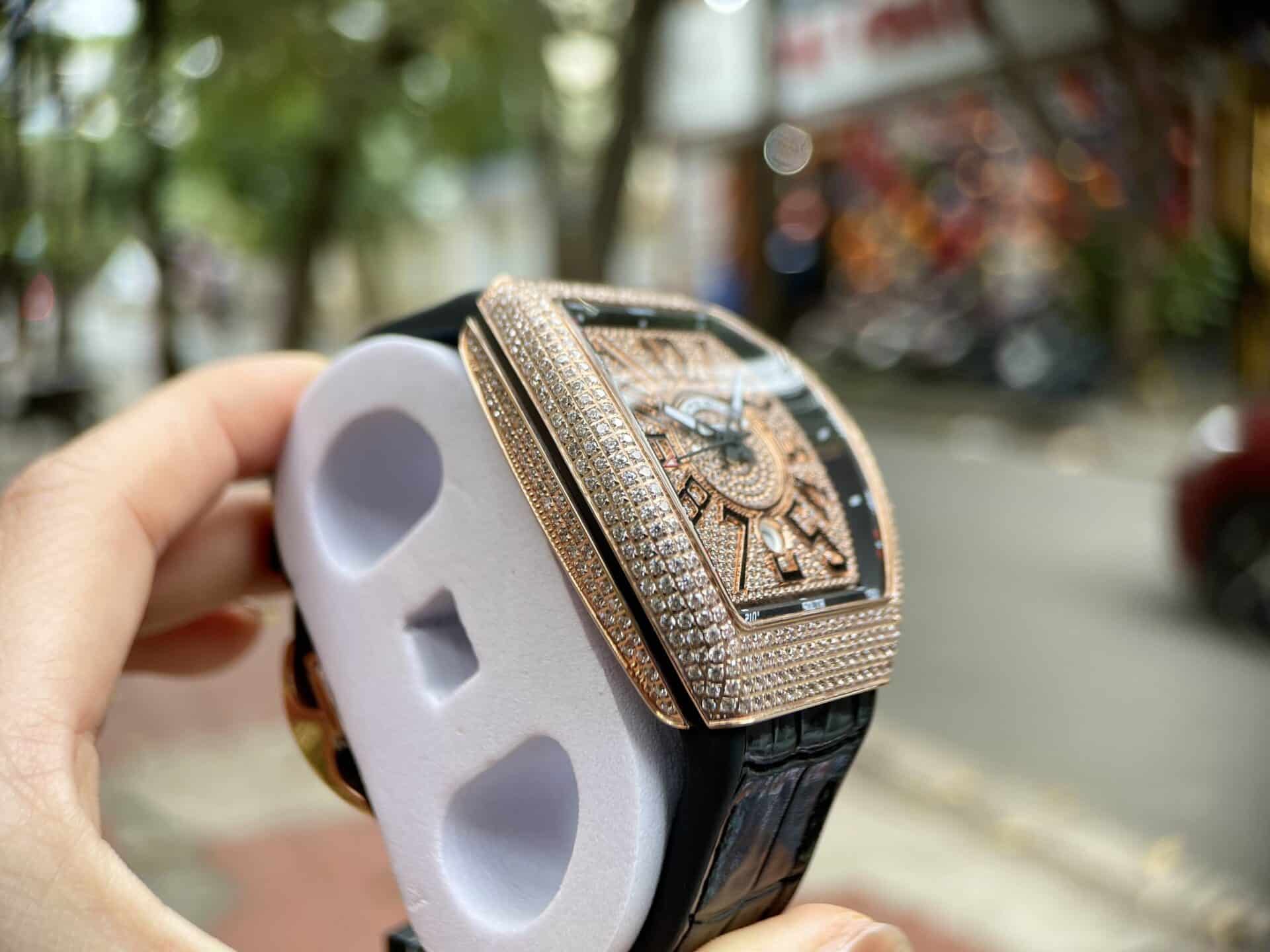 ĐỒNG HỒ FRANCK MULLER V45 ĐÍNH FULL KIM CƯƠNG NHÂN TẠO REPLICA 11 ĐỒNG HỒ FRANCK MULLER V45 ĐÍNH FULL KIM CƯƠNG NHÂN TẠO REPLICA 11