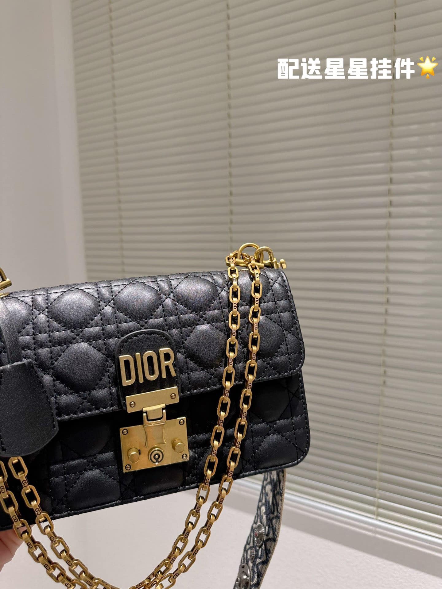 z3954635702397_90aa31f849076d97bf6a9bb91fccbe44