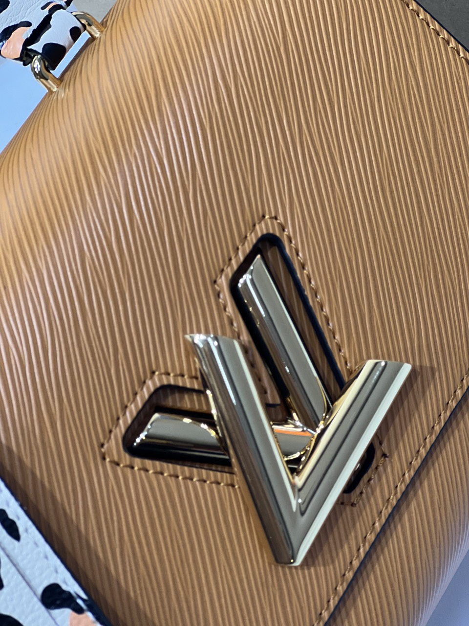 z3995201066010_d4c536437fca9aa80f4b0939393075a4