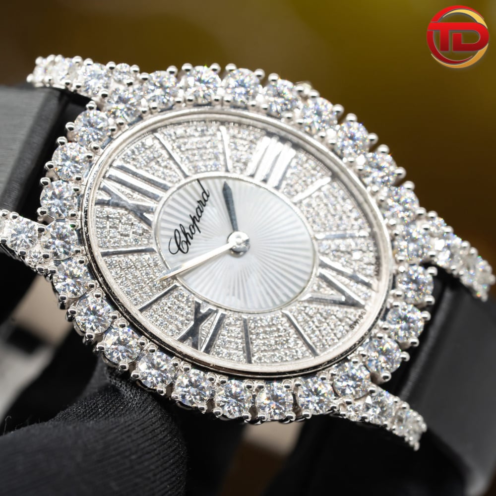 dong-ho-chopard-che-tac-vang-trang-10k-kim-cuong-moissanite-2 ĐỒNG HỒ CHOPARD L'HEURE DU DIAMANT CHẾ TÁC VÀNG TRẮNG 10K KIM CƯƠNG MOISSANITE