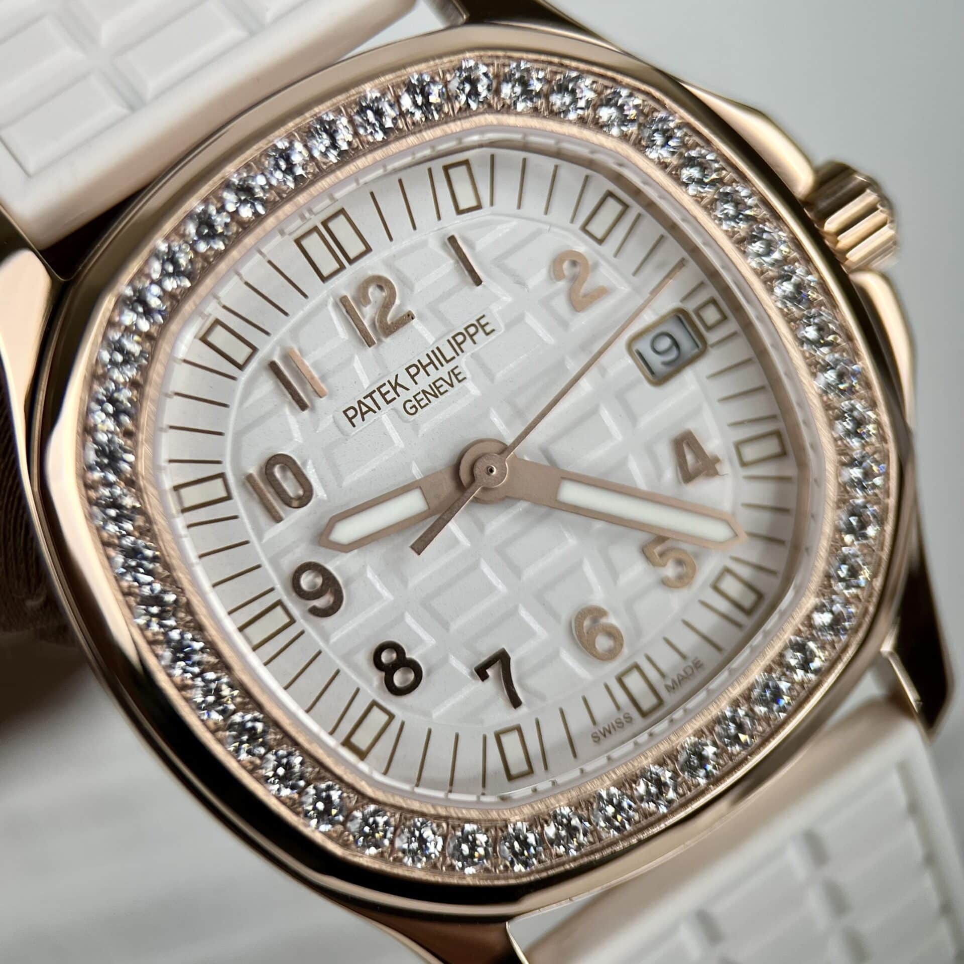 patek-philippe-aquanaut-5067-nieng-da-king-gold-5 ĐỒNG HỒ PATEK PHILIPPE AQUANAUT 5067 NIỀNG ĐÁ KING GOLD REP 11 THỤY SỸ