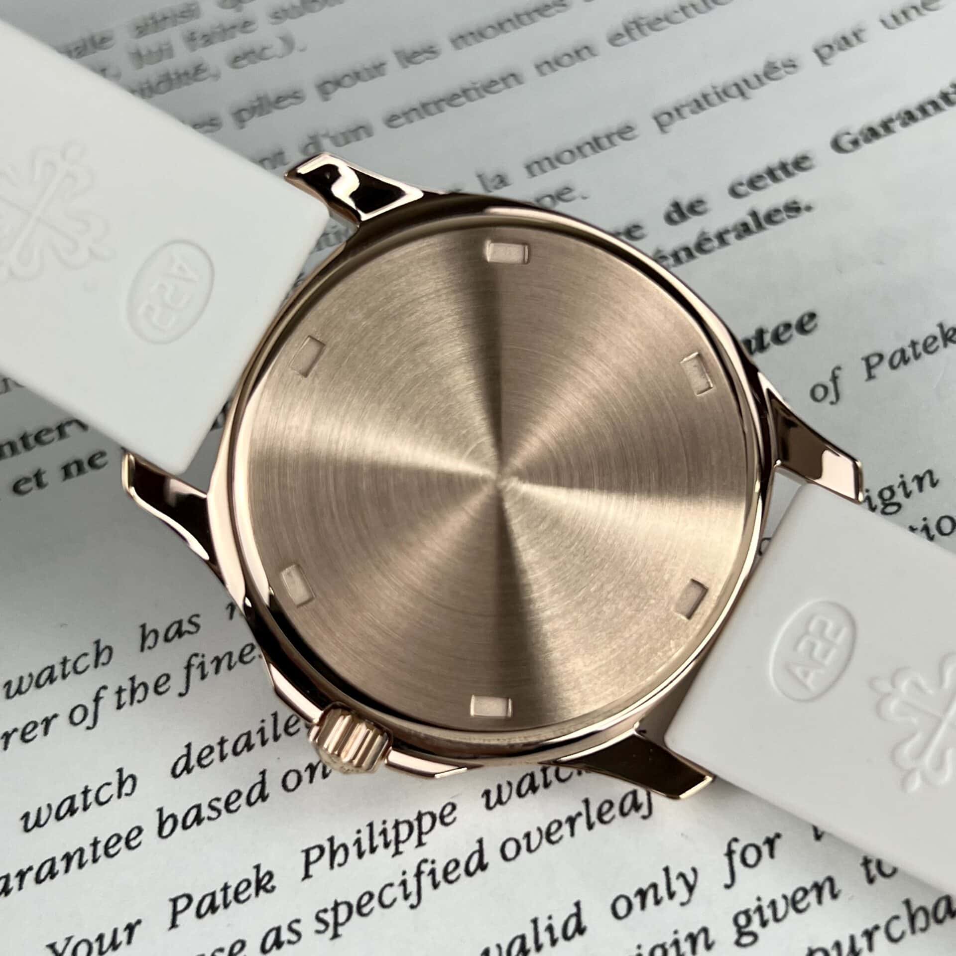 patek-philippe-aquanaut-5067-nieng-da-king-gold-7