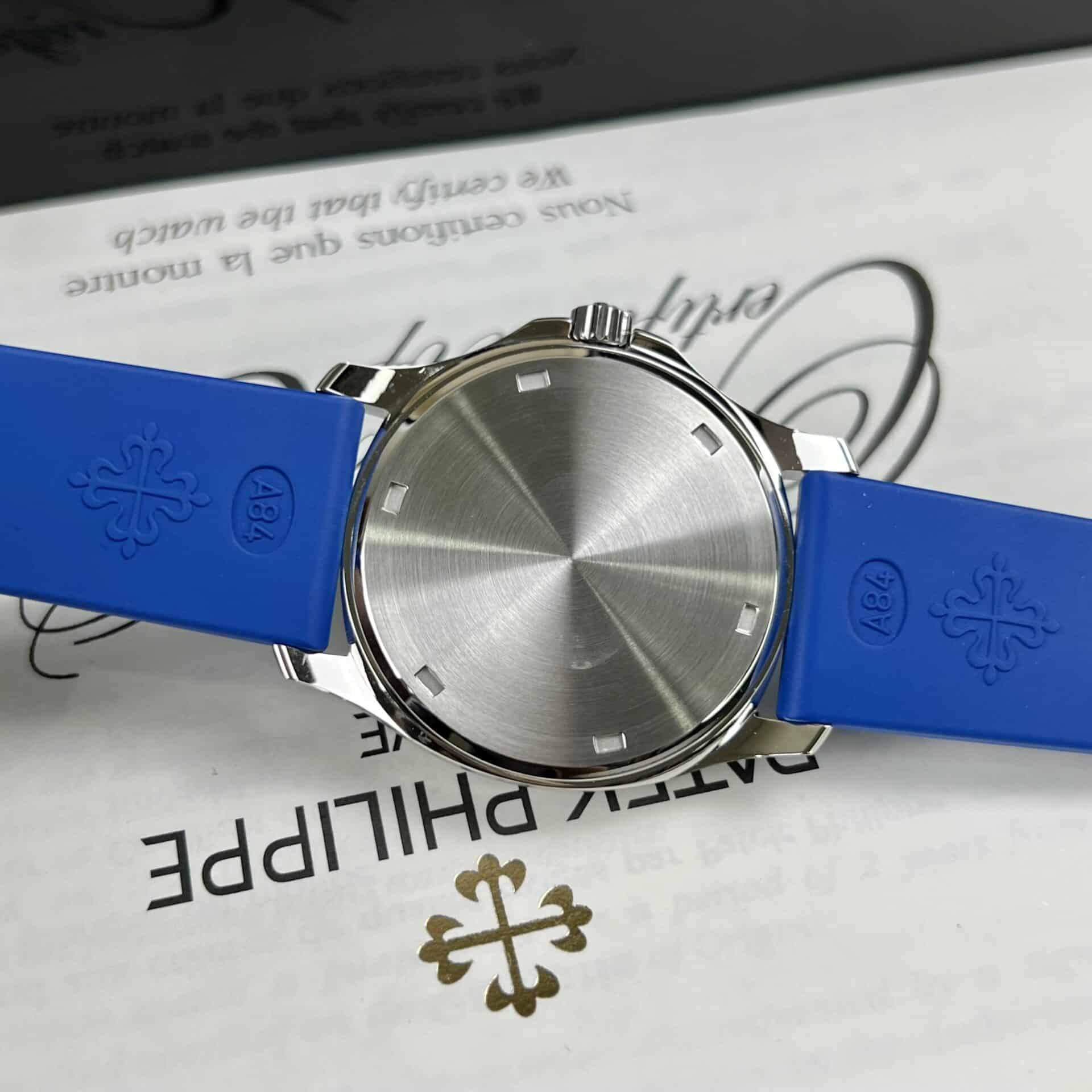 patek-philippe-aquanaut-5067-nieng-da-mau-xanh-lam-7