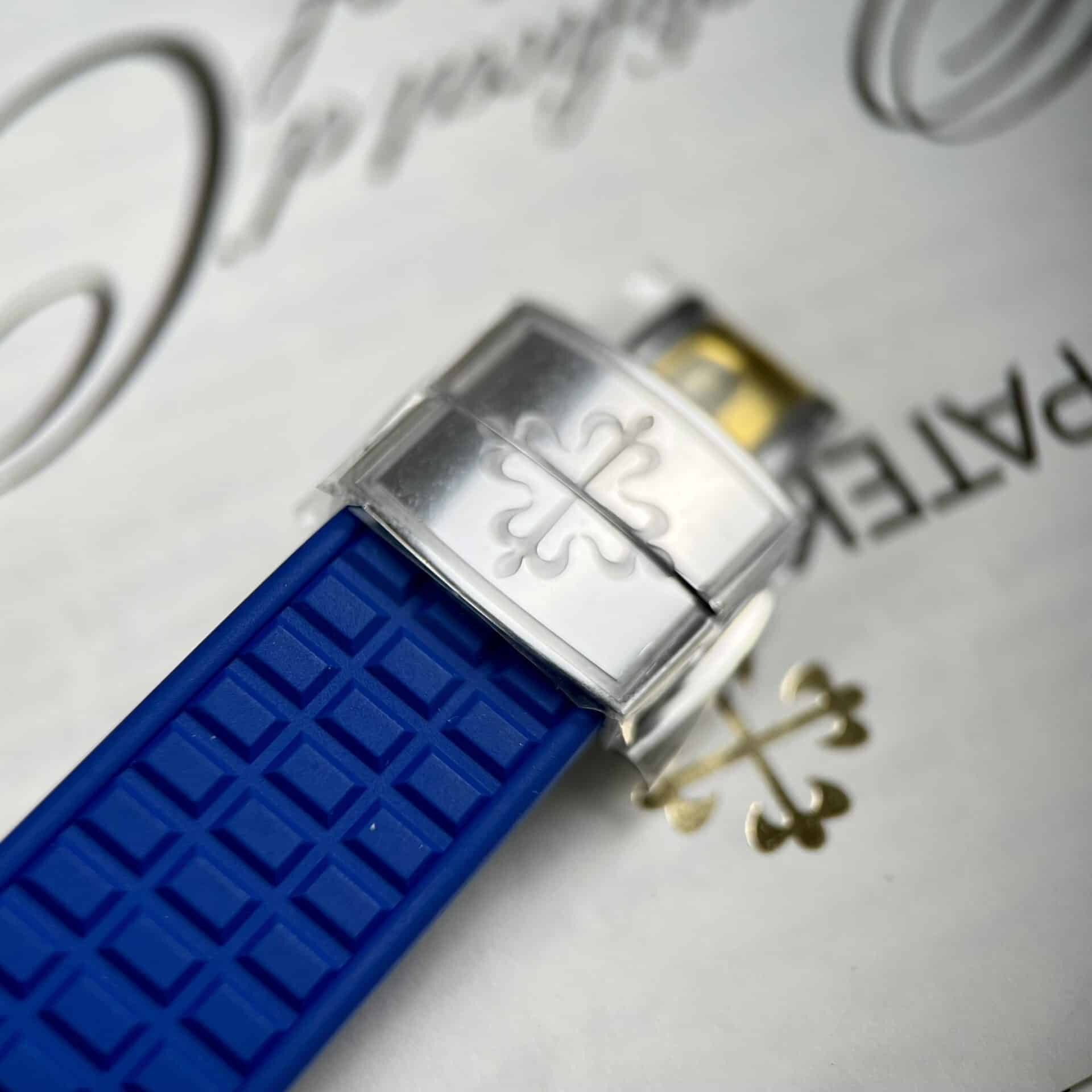 patek-philippe-aquanaut-5067-nieng-da-mau-xanh-lam-8