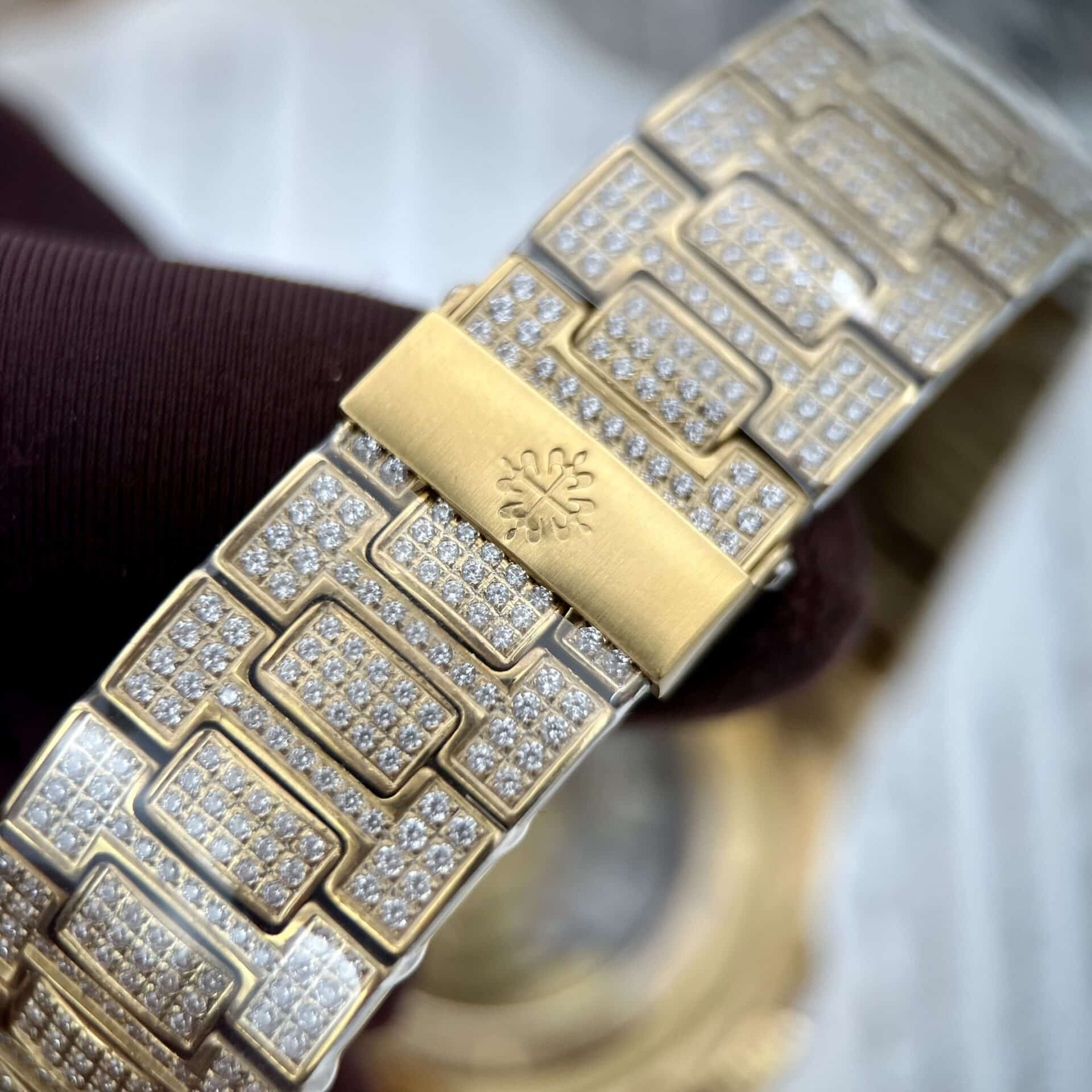 patek-philippe-nautilus-5711-dinh-full-da-8