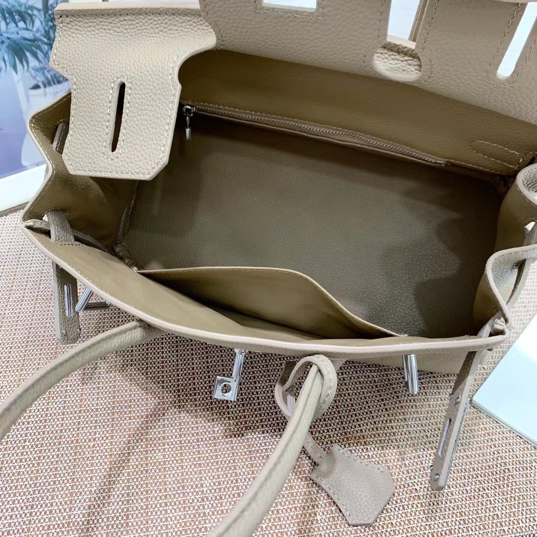 z4130921364622_168cd964602d3bf8565bdb9e79913366