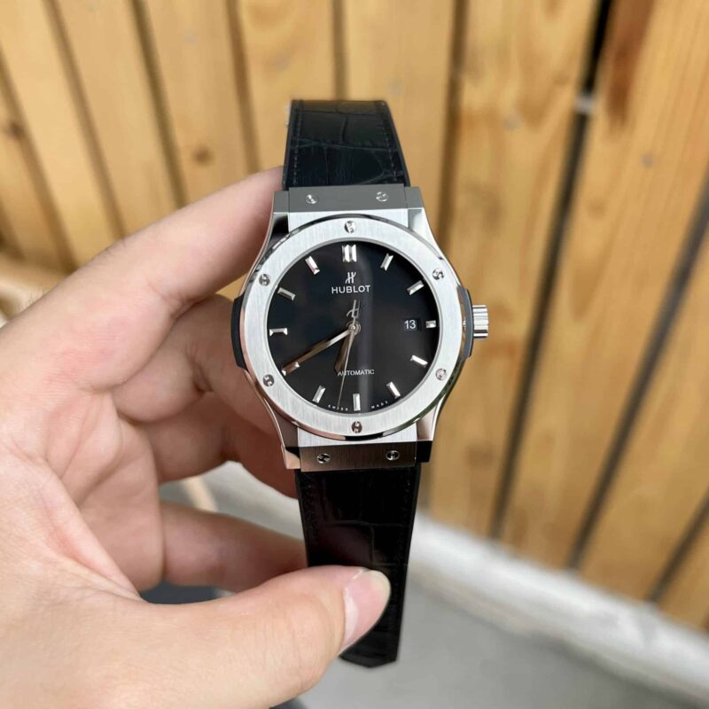ĐỒNG HỒ HUBLOT CLASSIC FUSION MẶT SỐ ĐEN REP 11 CAO NHẤT 2023 JJF 42MM