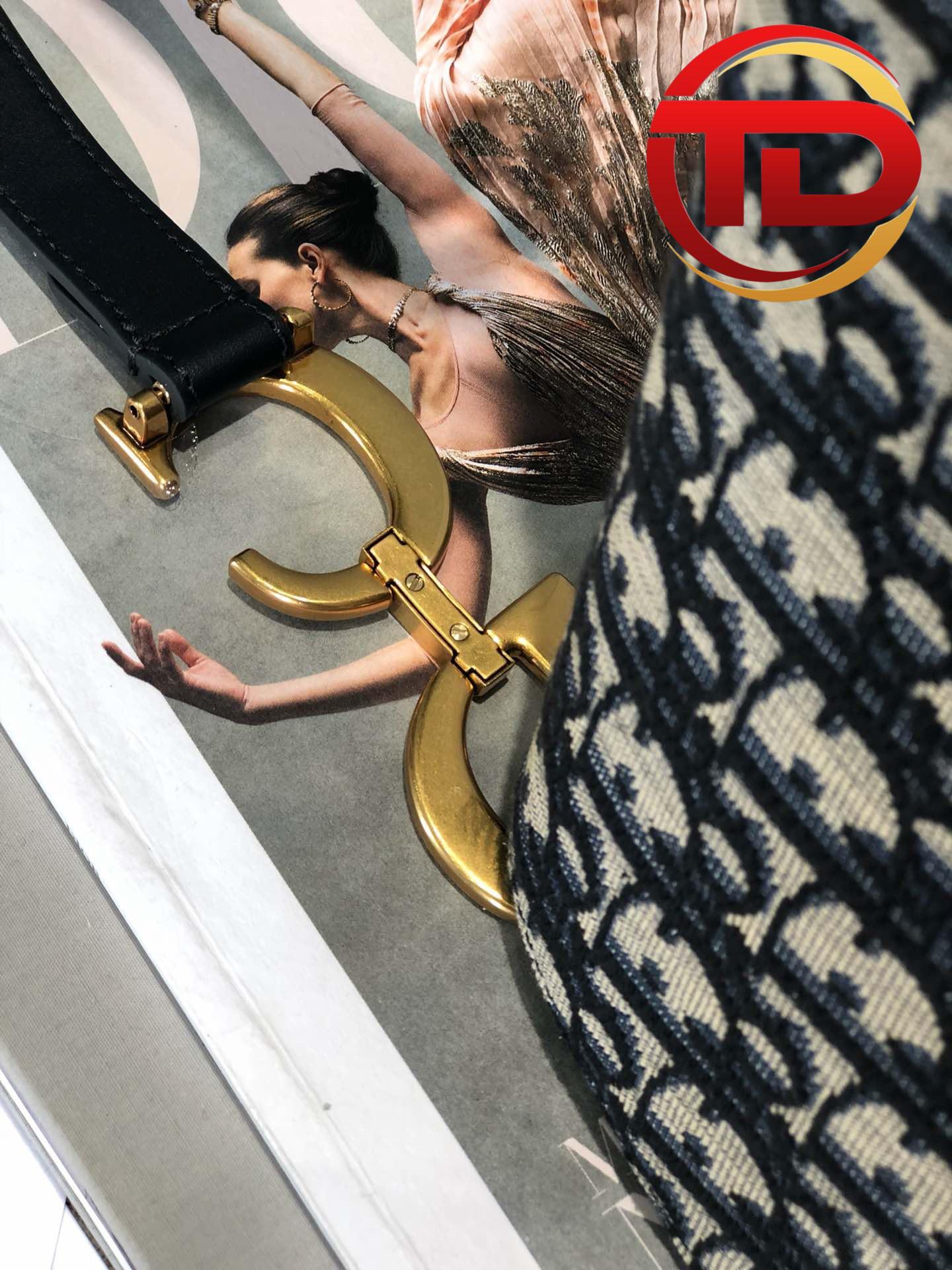 z4186084485287_15ed1a4cf6dd54e8d42a72d11bd32f2b