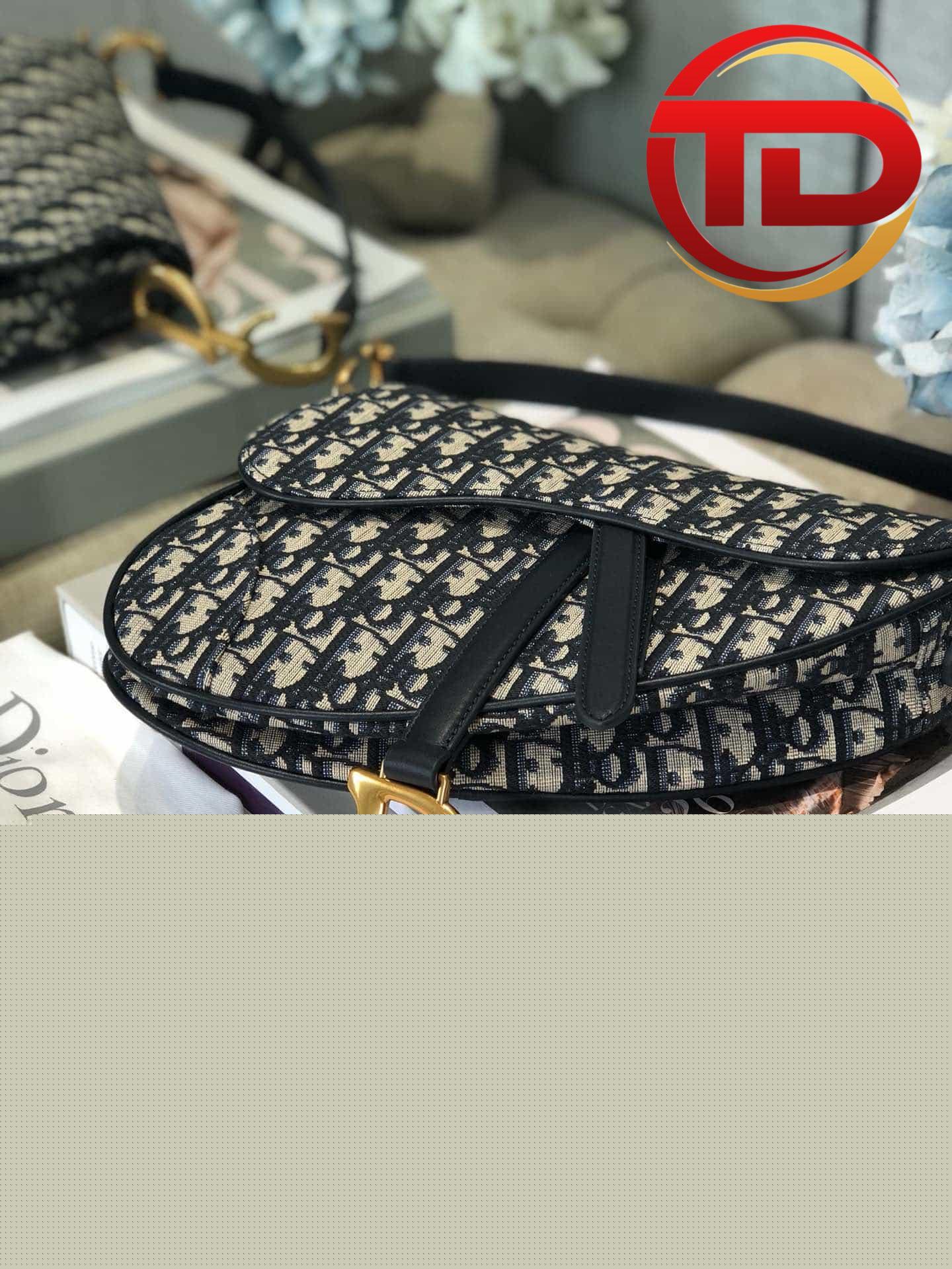 z4186084486480_61cce812f0acb1c2d08505fbff024457