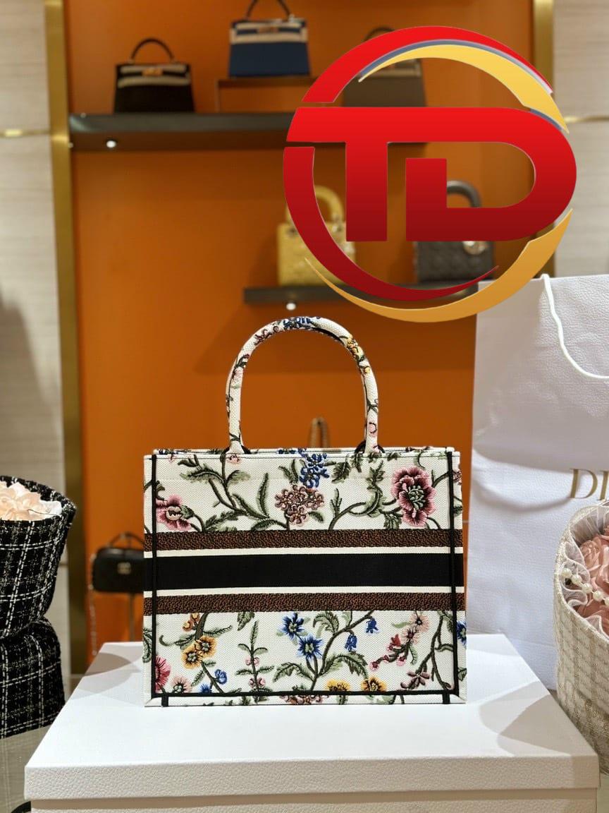 z4186440117134_ef434a45be2f70ab70d01fbb4a5328ce