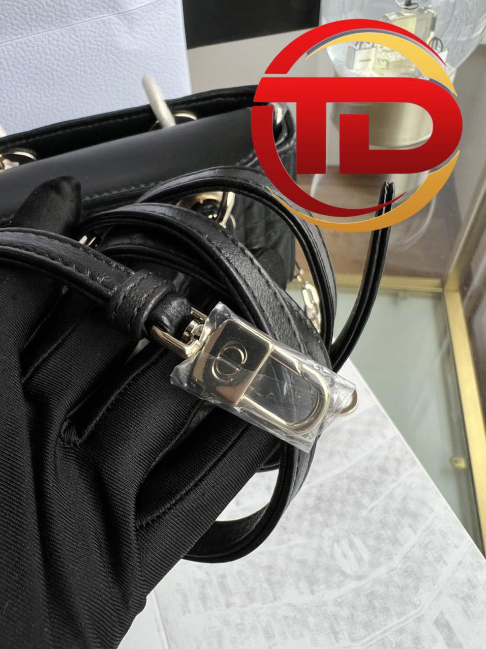 z4198381095865_210de4a5acf36d2f1b94590a24fc063d