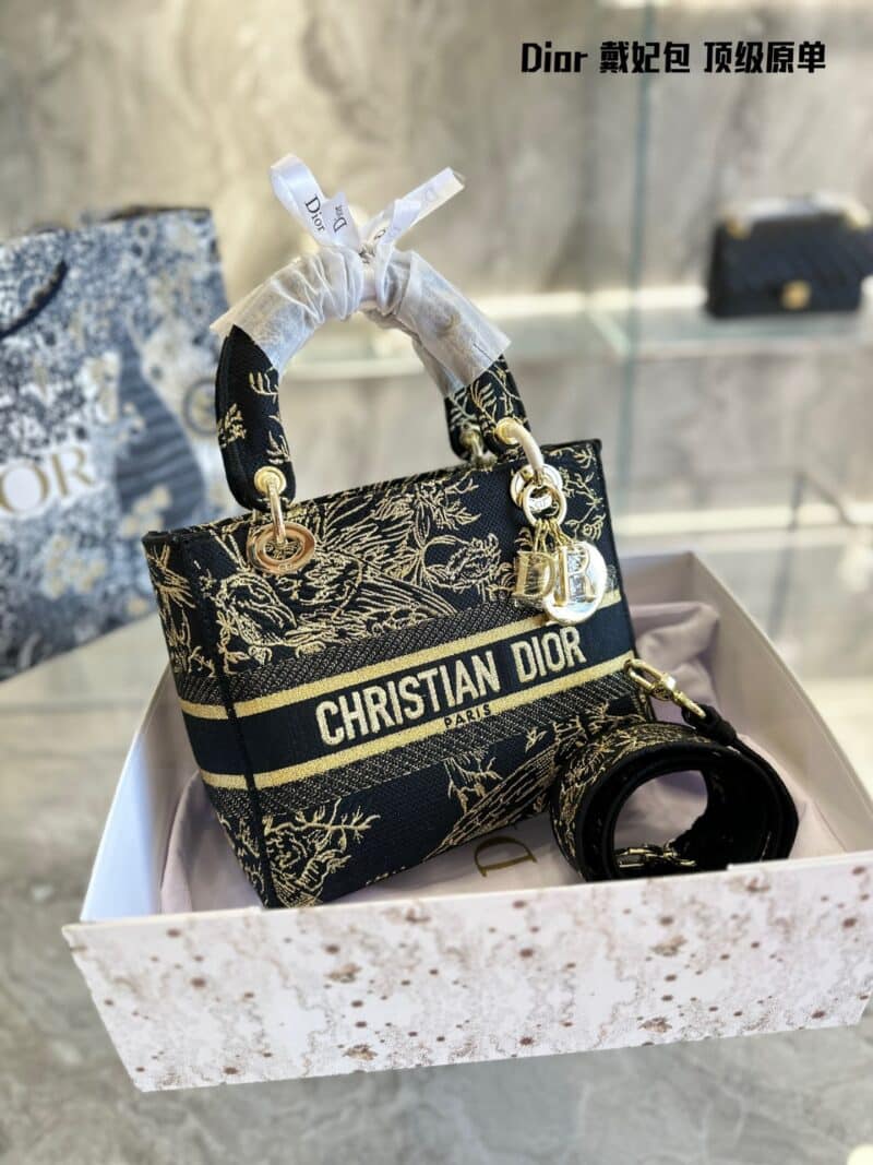 TÚI XÁCH LADY DIOR MEDIUM SIZE D-LITE BAG HỌA TIẾT THỔ CẨM SUPER VIP