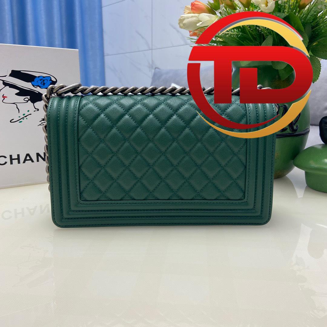 z4225626679795_72eb5e9216e09024a96c6abc07eb3576