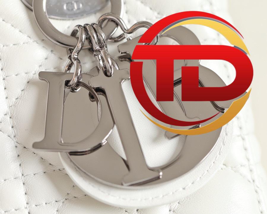 z4225632297820_eccdf2460c2e3e52c76eb440d9bab6fb