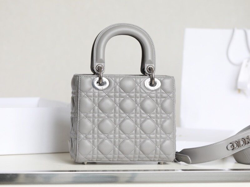 TÚI LADY DIOR SMALL SIZE SIÊU CẤP MÀU TRẮNG TAG BẠC
