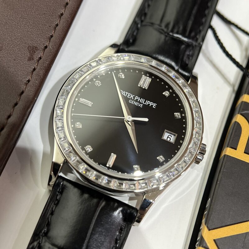ĐỒNG HỒ PATEK PHILIPPE CALATRAVA 5297G NIỀNG ĐÁ BAGUETTE REP 1:1 ZF FACTORY