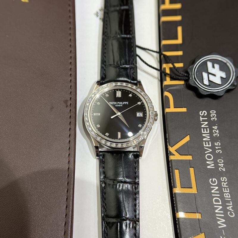 ĐỒNG HỒ PATEK PHILIPPE CALATRAVA 5297G NIỀNG ĐÁ BAGUETTE REP 1:1 ZF FACTORY