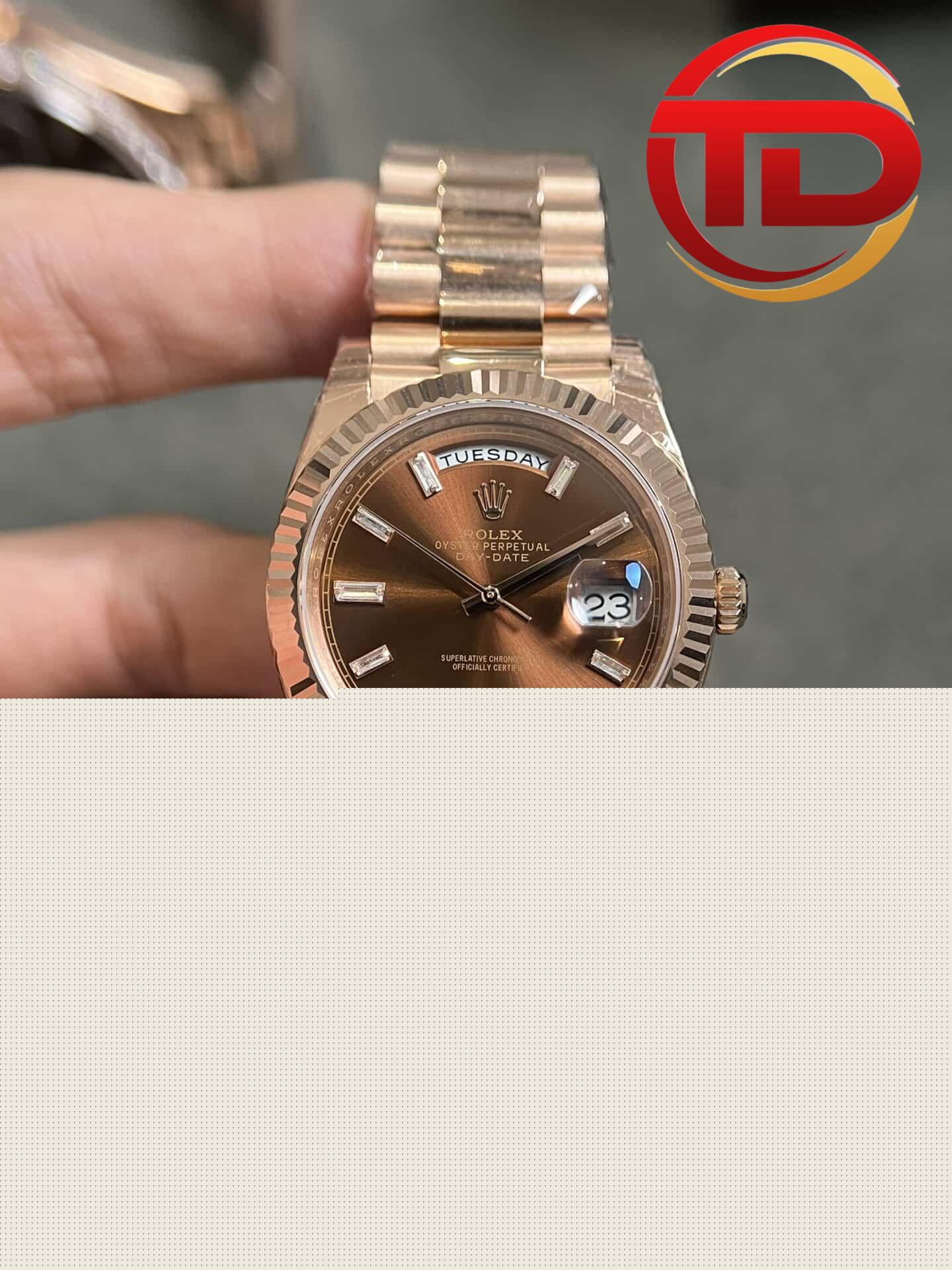 rolex day-date cọc số đá mặt chocolate - 2 ROLEX DAY-DATE MẶT SỐ CHOCOLATE CỌC SỐ ĐÁ BAGUETTE FAKE CAO CẤP