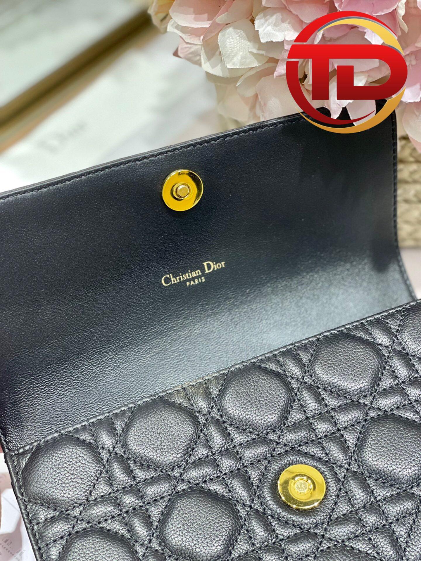 z4214171841719_ebb5a8fdd49f16cbe0389feaa4f0d347