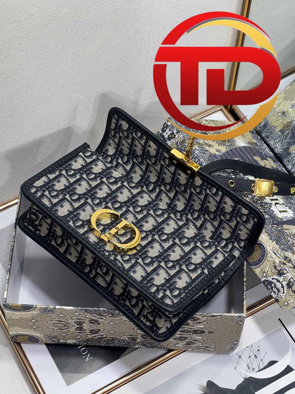 z4228386354953_44d2597ca5b64eef4070db135996006e