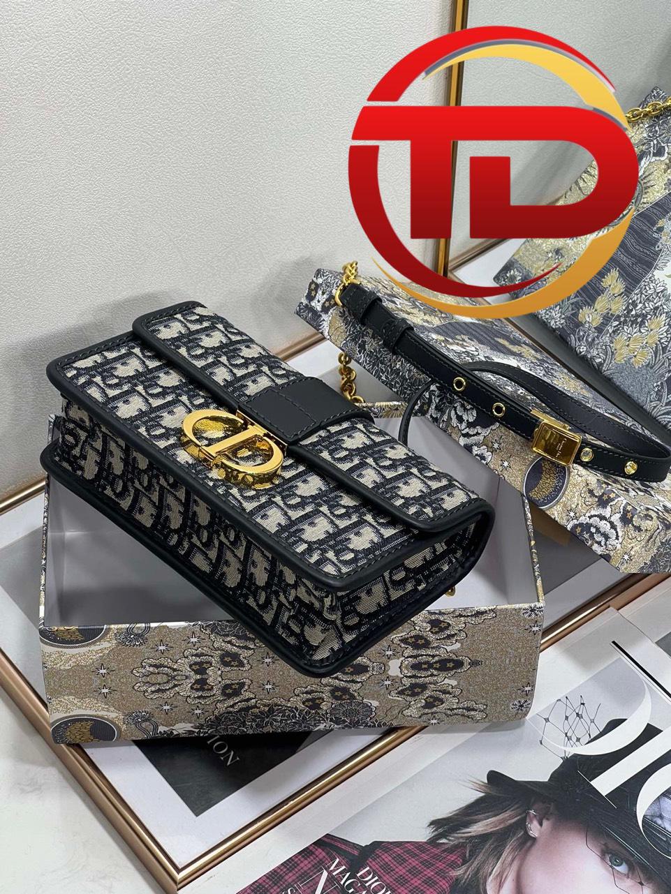 z4228386357155_c297edaf2e6a3bb562df2c02d7caefe3 TÚI DIOR 30 MONTAIGNE SMALL CARO BAG BLUE DIOR OBLIQUE SIÊU CẤP