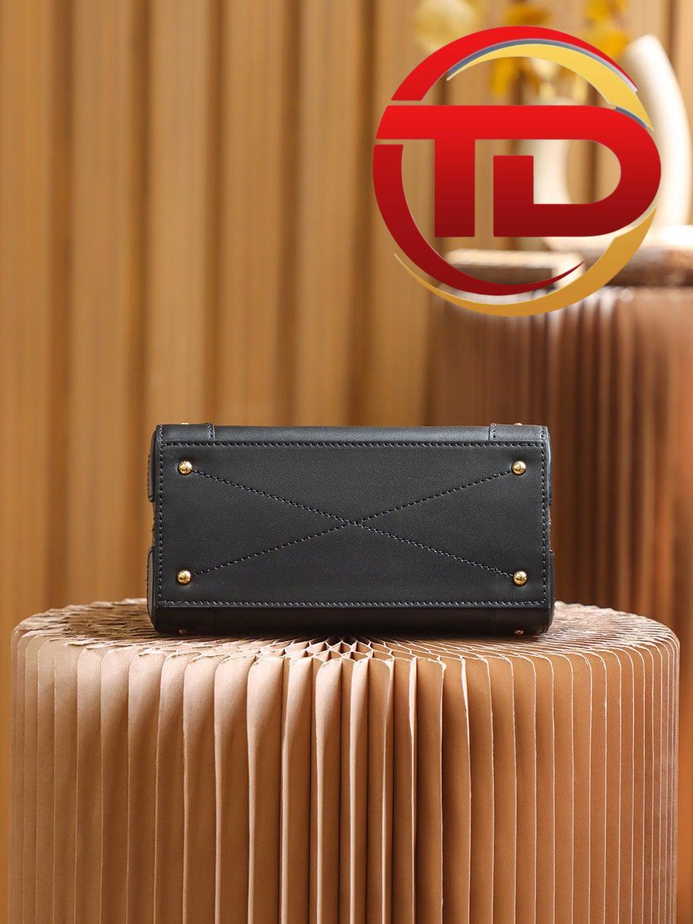 z4228387523836_4079bf2e6f493597d753370fd4a50af4