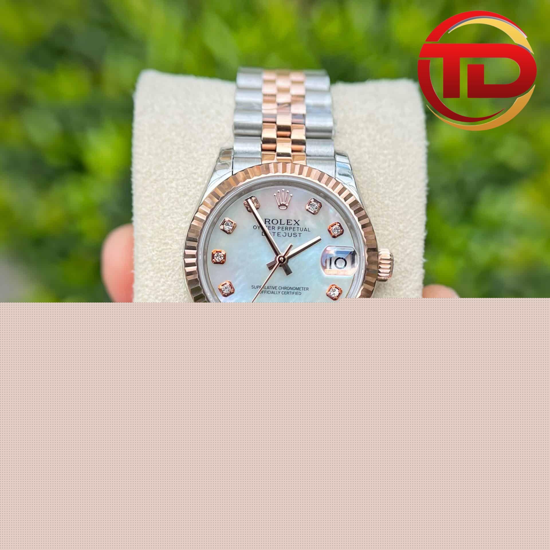 Rolex Datejust Nữ Mặt Xà Cừ Trắng Cọc Số Đính Đá ĐỒNG HỒ ROLEX DATEJUST NỮ MẶT XÀ CỪ TRẮNG CỌC SỐ ĐÍNH ĐÁ REPLICA 1:1 EW 31MM