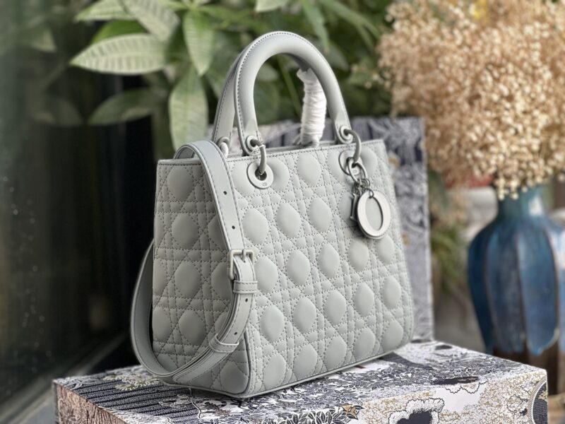 TÚI XÁCH DIOR LADY NGUYÊN BẢN MEDIUM SIZE 24 TAG LÌ