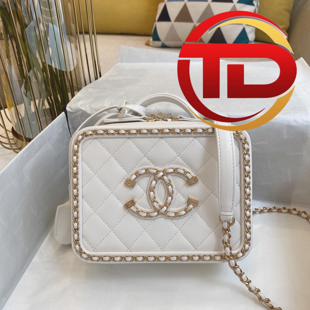 z4351815134089_221bca5ac2a11a127253043d70968351 TÚI CỐP CHANEL VANITY CASE SIÊU CẤP MÀU TRẮNG