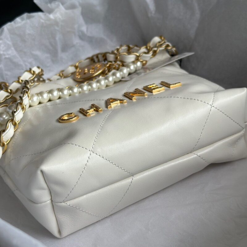 TÚI CHANEL 22 MINI SIZE HANDBAG DA TRẮNG SIÊU CẤP