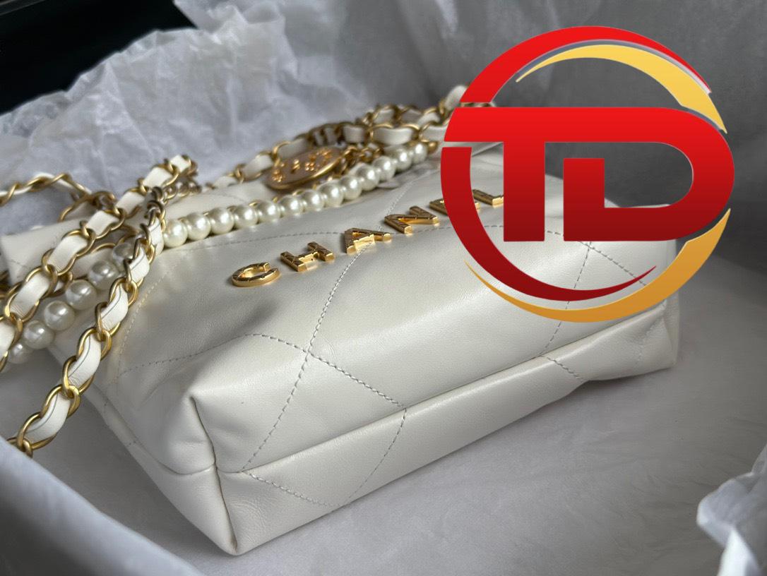 z4357473627099_9b4921e218248be0d35ce27b1e3dc2d2 TÚI CHANEL 22 MINI SIZE HANDBAG DA TRẮNG SIÊU CẤP