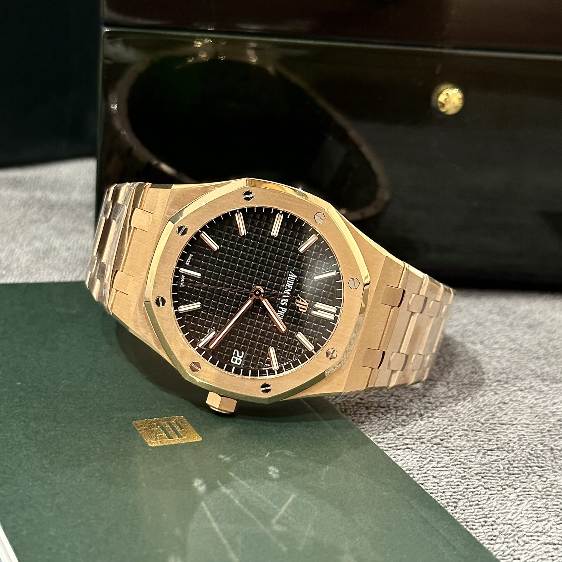 AP Royal Oak 15500OR Rose Gold Black Dial Replica - 4