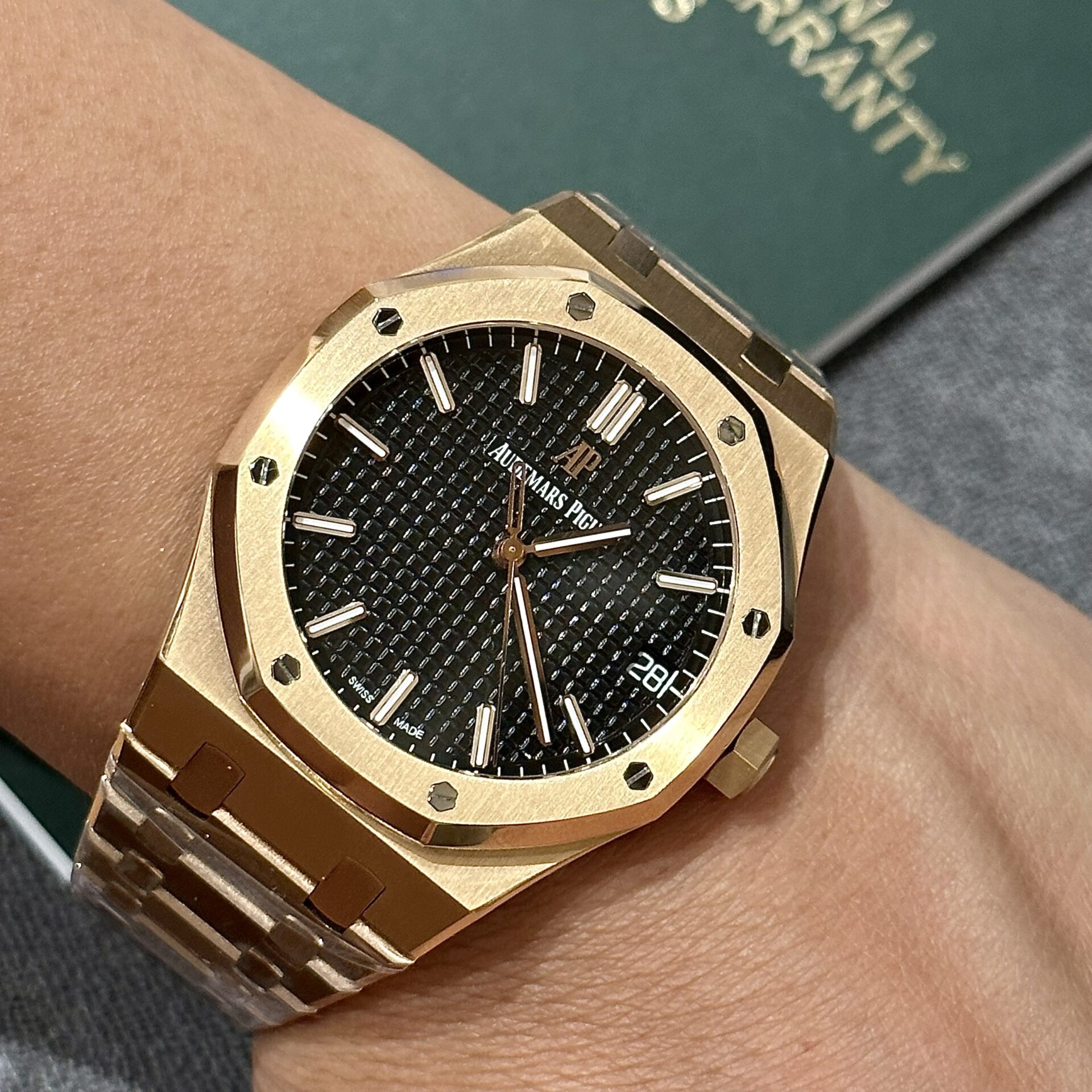AP Royal Oak 15500OR Rose Gold Black Dial Replica - 6
