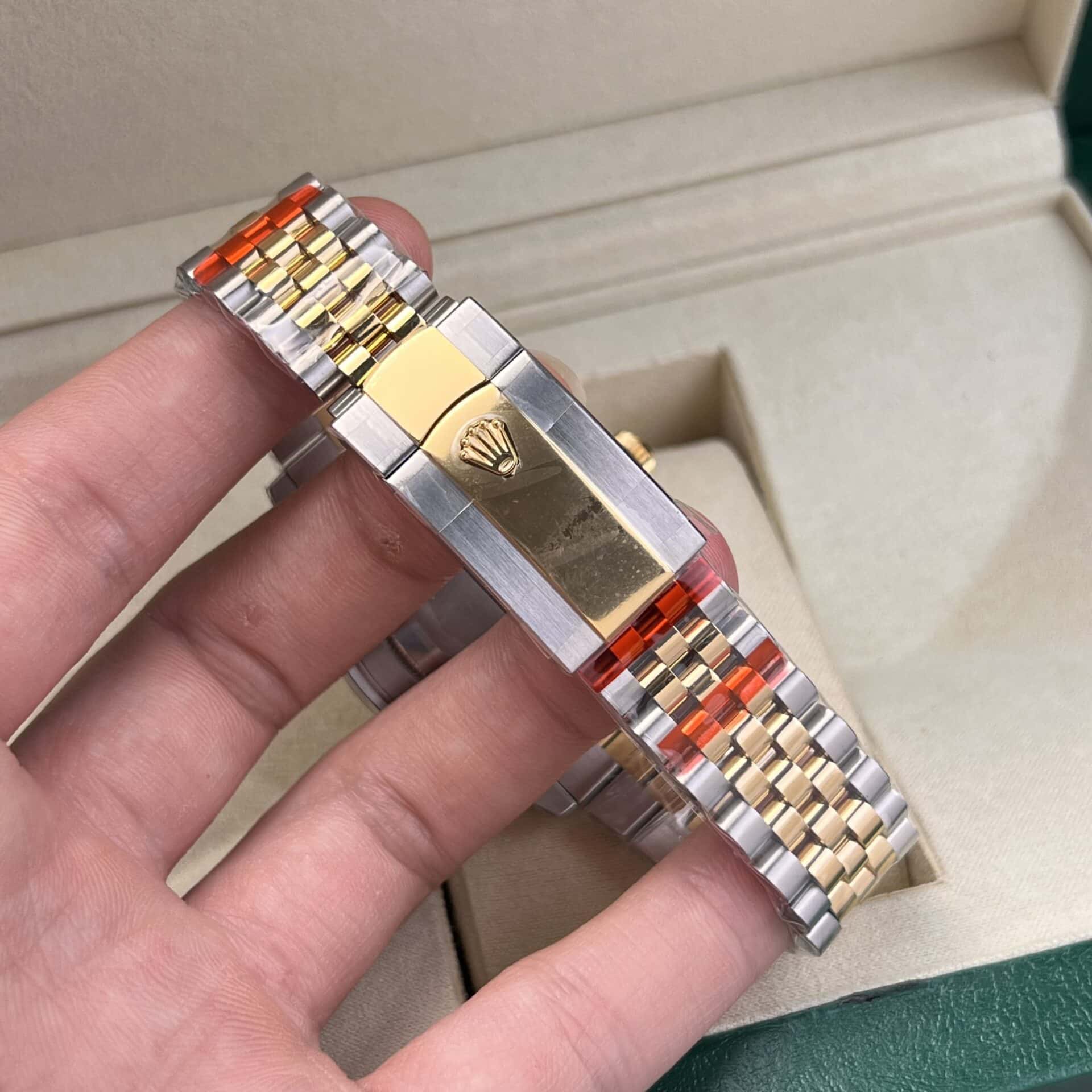 Rolex Datejust 126333-0012 Champagne Dial Replica - 5