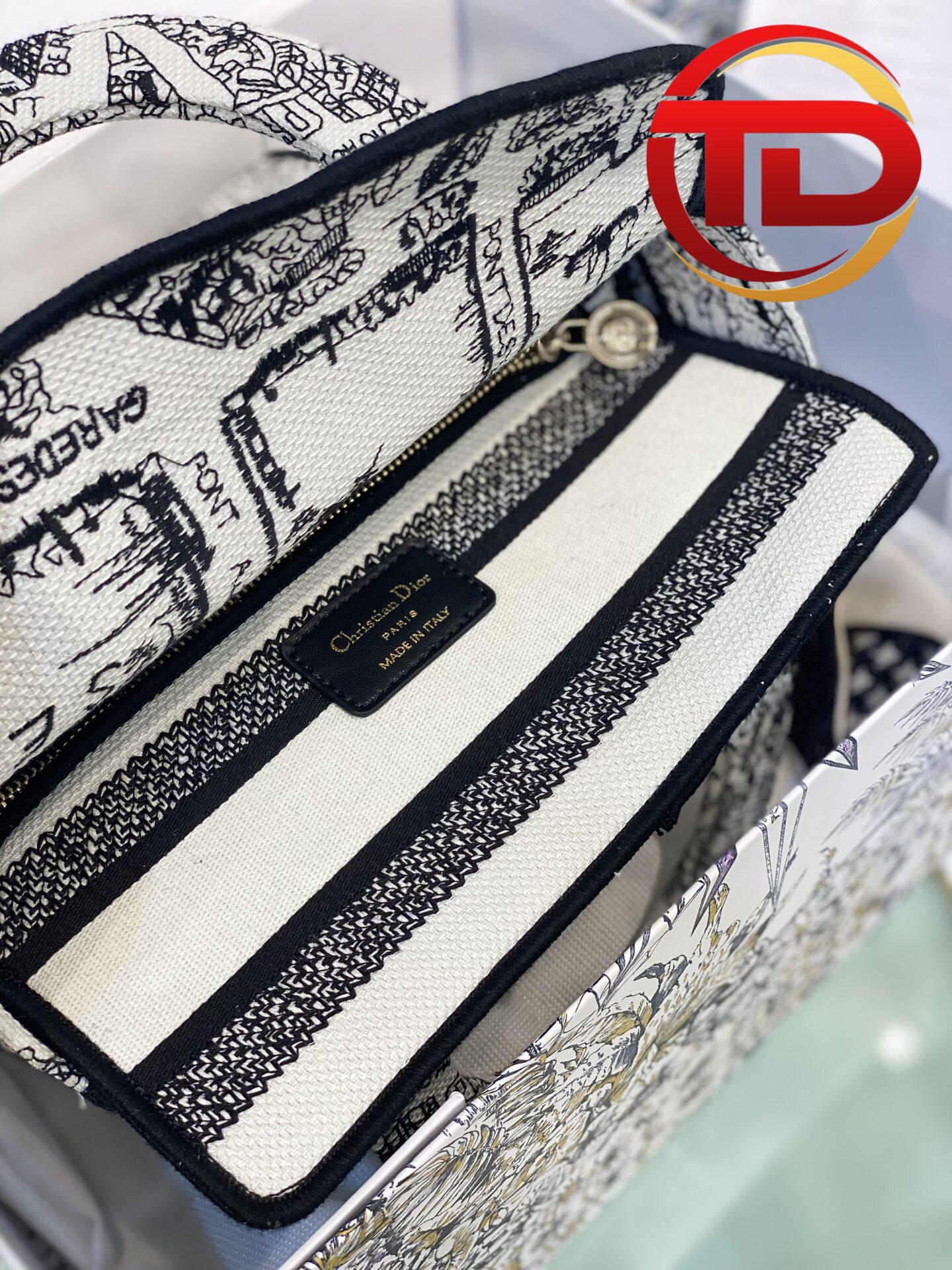 z4395090770801_09252e69f711073908389f25bc820896