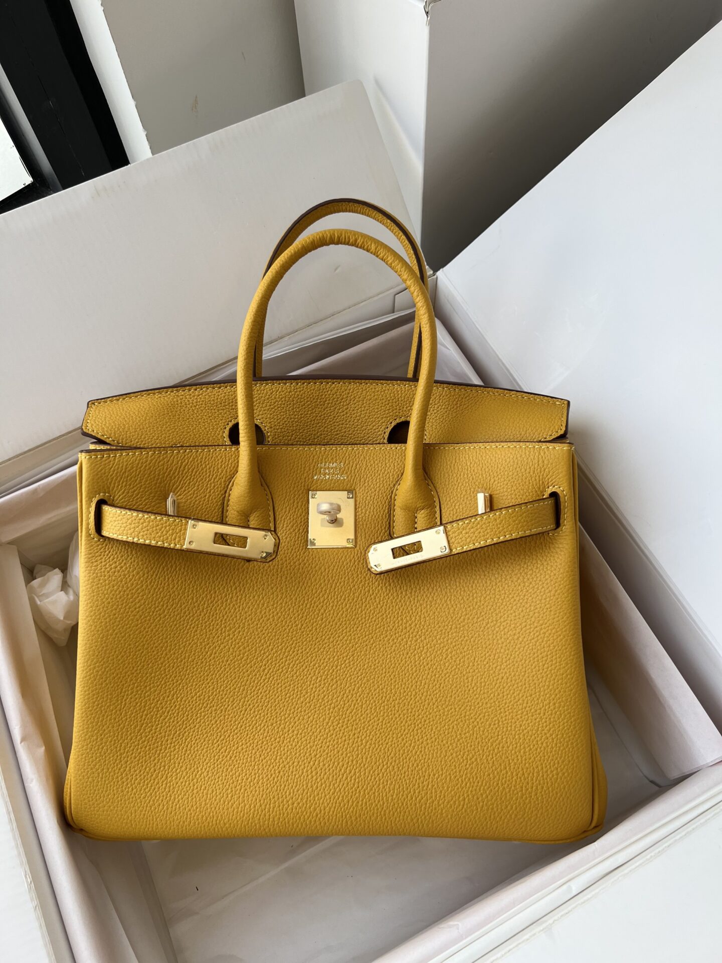z4415756960231_620b2b5f7055c4214bea51b1d048c99c TÚI XÁCH HERMES BIRKIN TOGO NGUYÊN BẢN TAG VÀNG SIZE 30 MÀU VÀNG