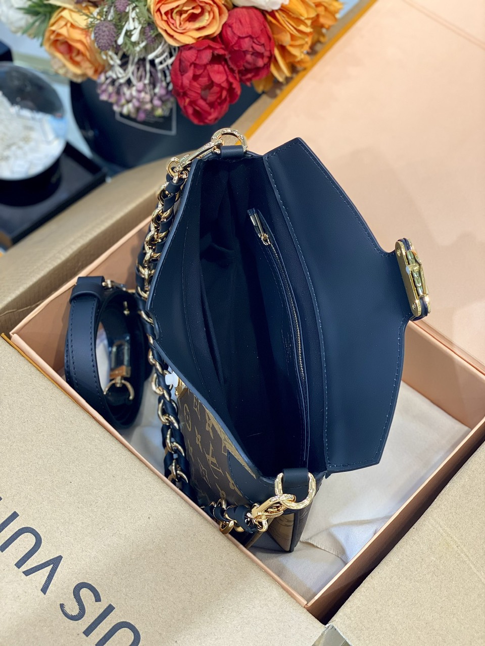 z4437759637848_1f7b44bd77f05020073e97478798e5a6