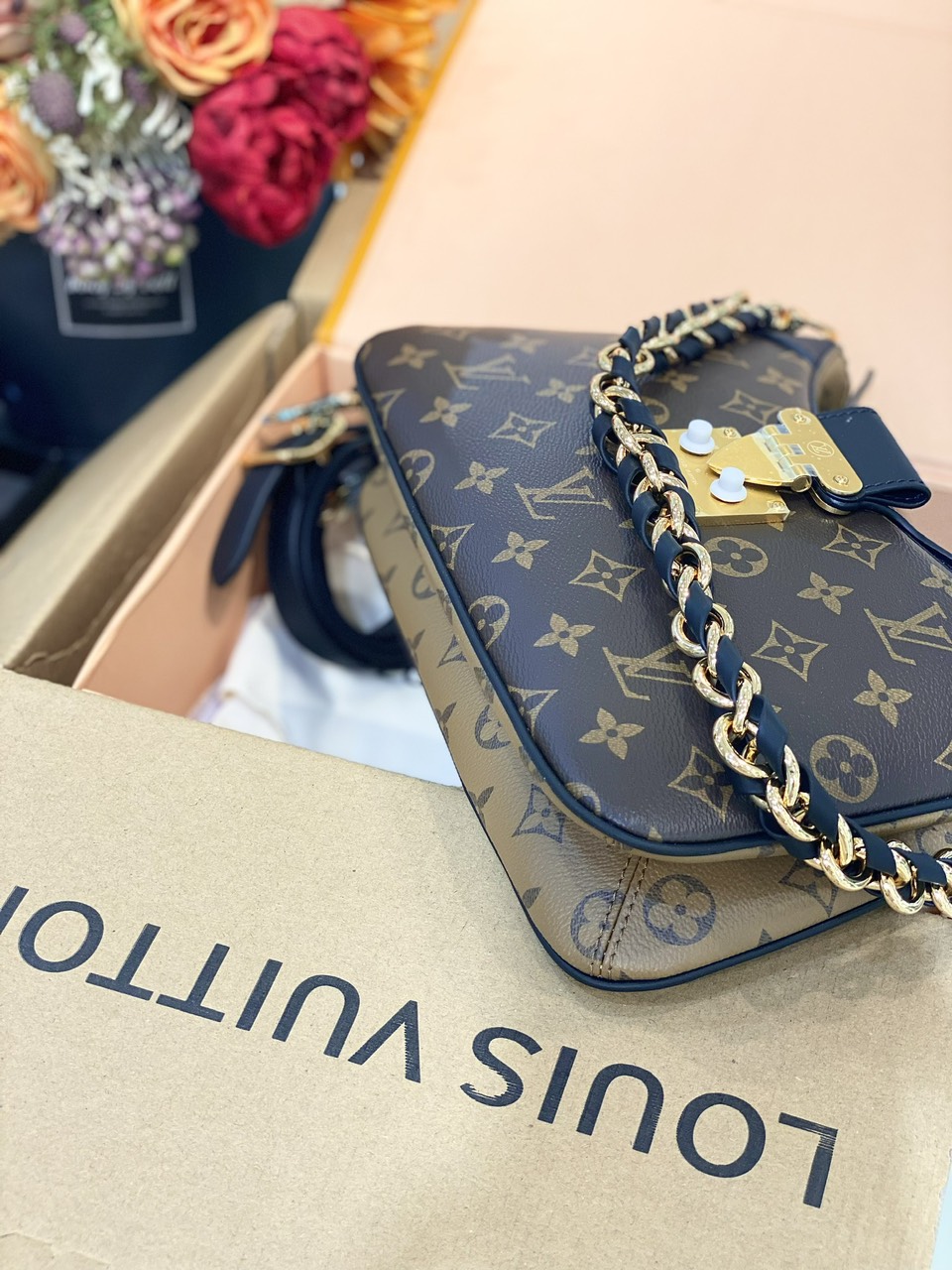 z4437759679959_5c06f27771711fae2897a3e2f090de5f