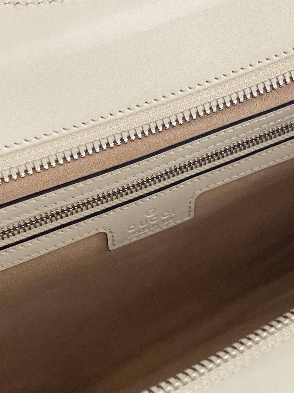 z4445165948103_cd6a8d9c125d19127c5a311d9f43f756