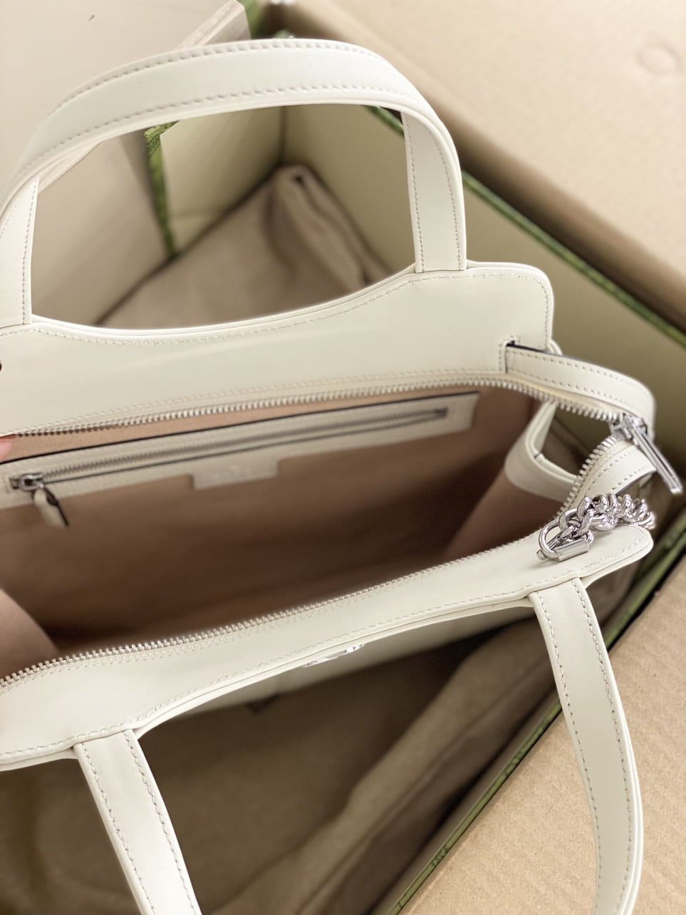 z4445165995683_0b41076258b2f5c185763445e0392917