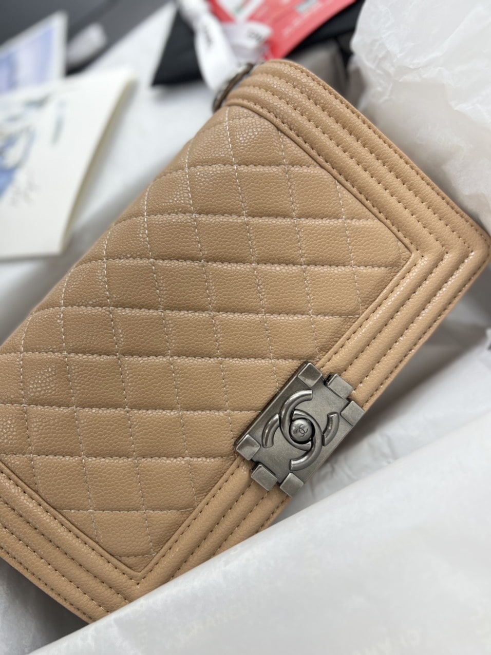 z4467295882874_736fcf3b3a388f3dc9741f4a852f10ec TÚI CHANEL SAC BOY FLAP BAG CAVIAR NGUYÊN BẢN MÀU NÂU TAG BẠC