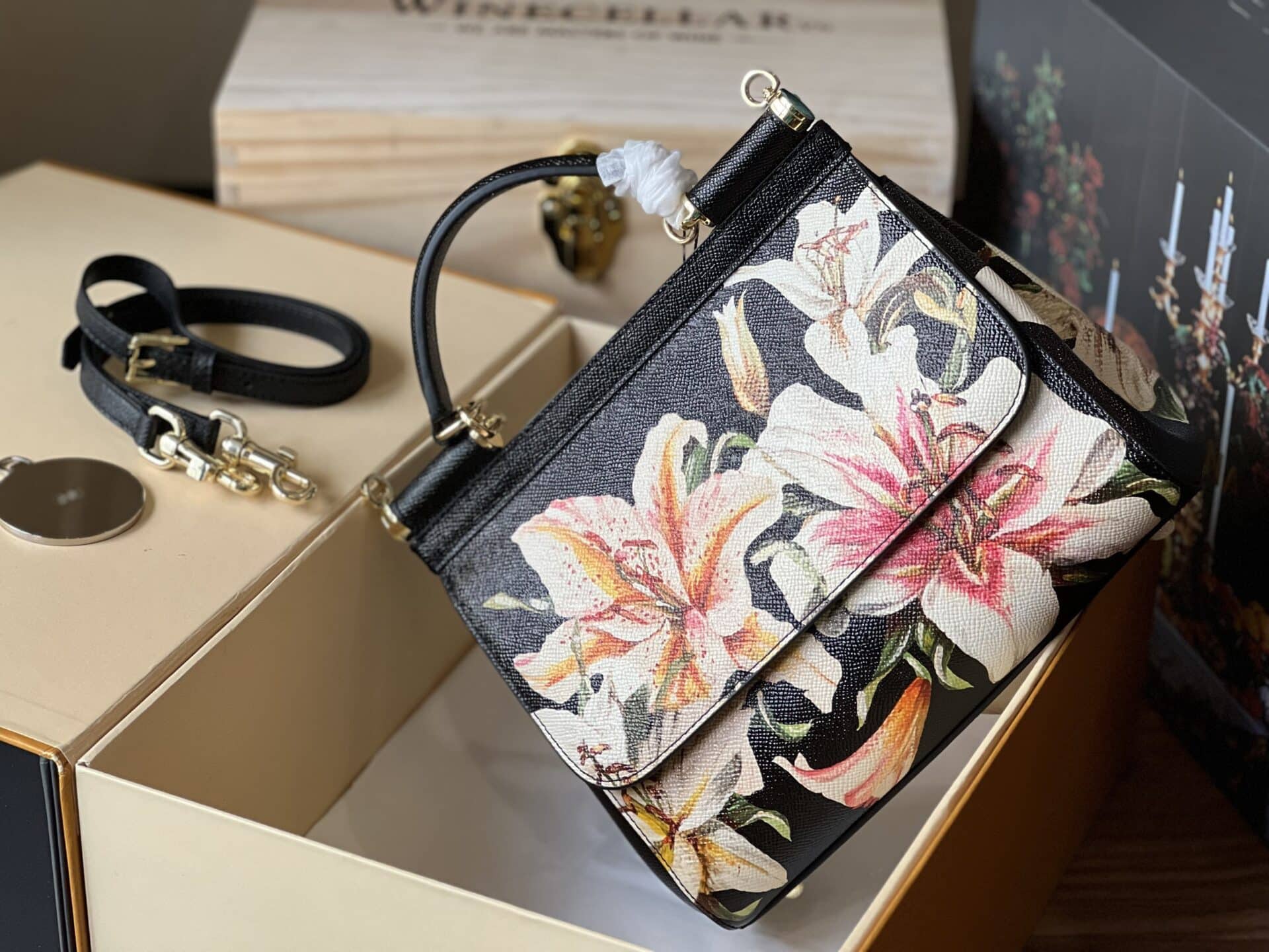 z4469566936342_cef3b9725b72e656dfc81be39b7c8e1e TÚI DOLCE & GABBANA MISS SICILY CALFSKIN MEDIUM BAG NGUYÊN BẢN